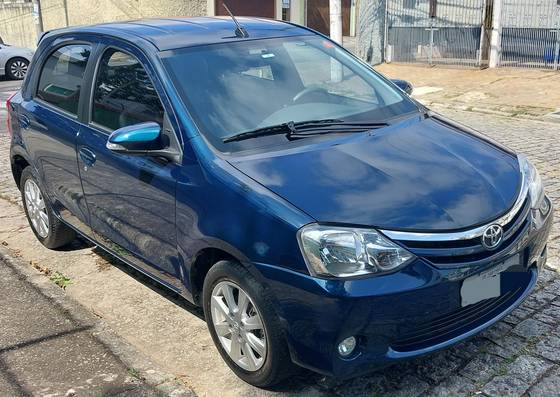 TOYOTA ETIOS 1.5 XLS 16V FLEX 4P AUTOMÁTICO TOYOTA ETIOS 1.5 XLS 16V FLEX 4P AUTOMÁTICO